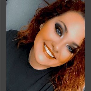 Meet your Posher, Lacie